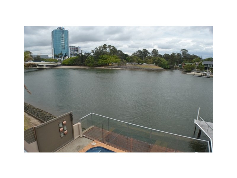 181 Stanhill Drive, Chevron Island QLD 4217