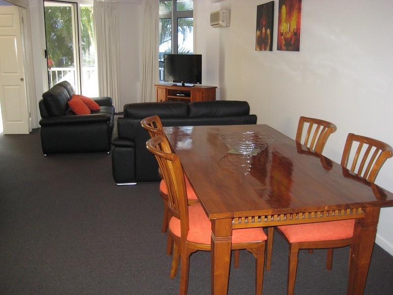 1011/2633 Gold Coast Highway, Broadbeach QLD 4218