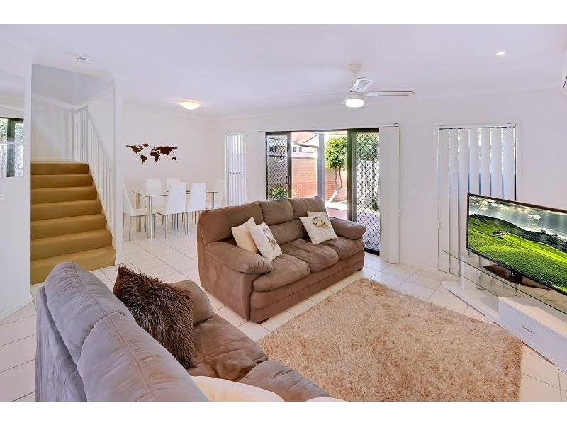 13/2 Springhill Drive, Sippy Downs QLD 4556