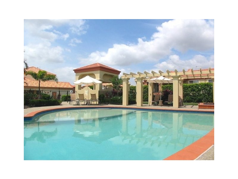 12/480 Christine Avenue, Robina QLD 4226