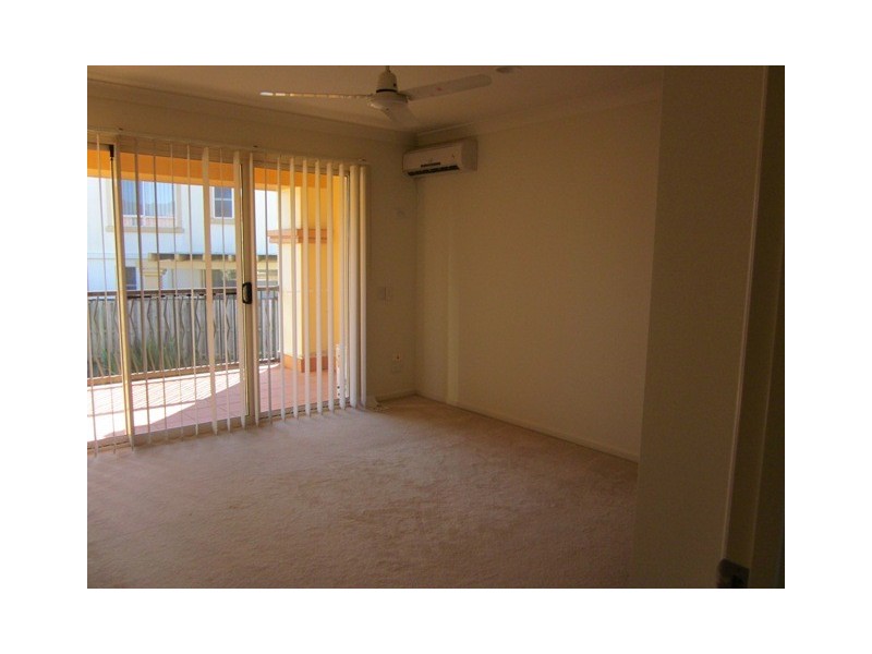 12/480 Christine Avenue, Robina QLD 4226