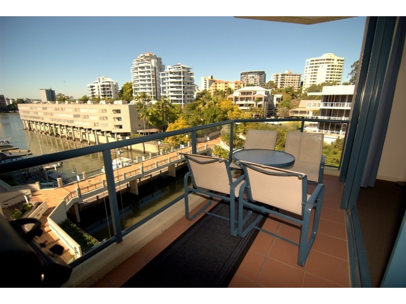 35 Ferry Street, Kangaroo Point QLD 4169