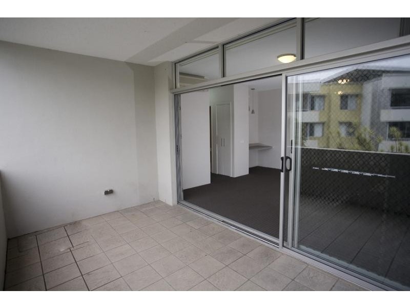 55/2 Campbell St, Toowong QLD 4066