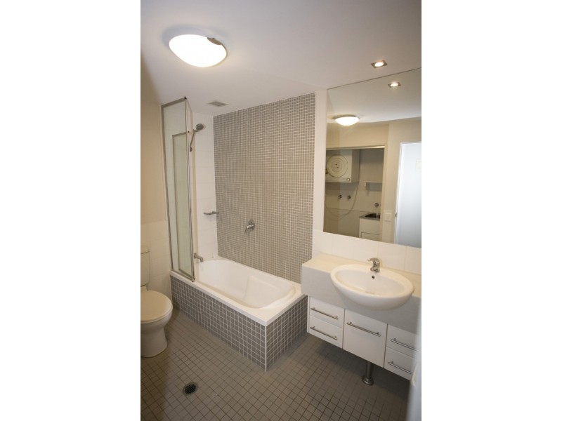 55/2 Campbell St, Toowong QLD 4066
