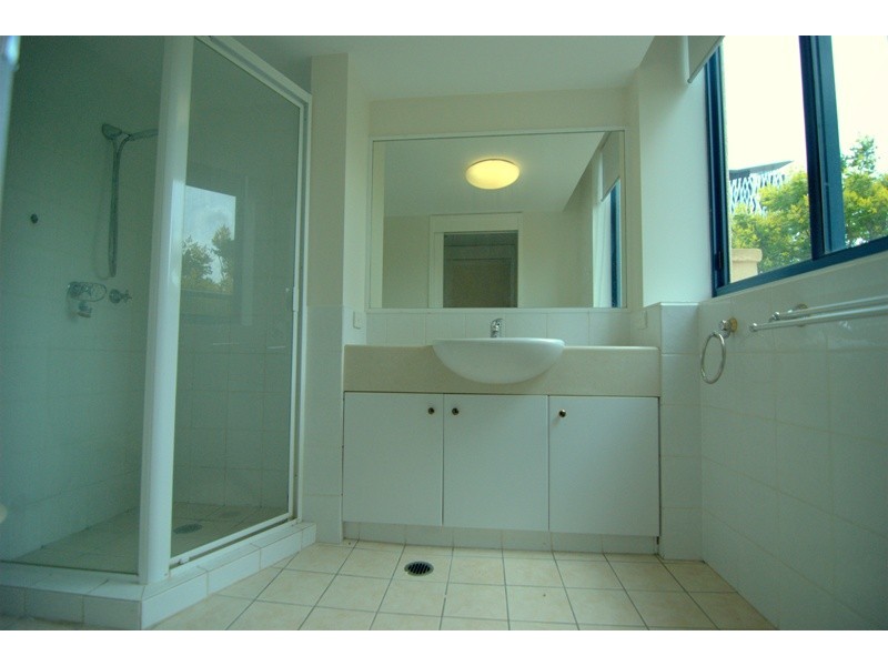 45 Deakin Street, Kangaroo Point QLD 4169