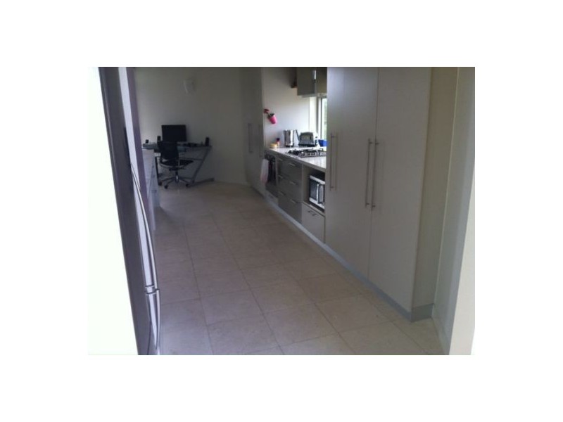 1 Lennie Aveue, Main Beach QLD 4217