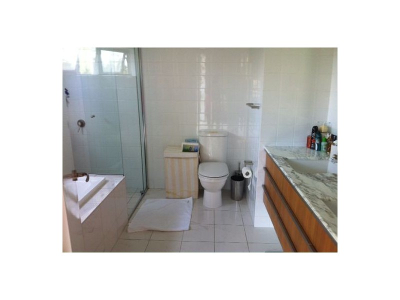 1 Lennie Aveue, Main Beach QLD 4217