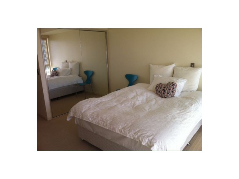 1 Lennie Aveue, Main Beach QLD 4217