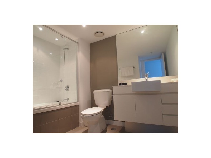 9 Lawson, Southport QLD 4215