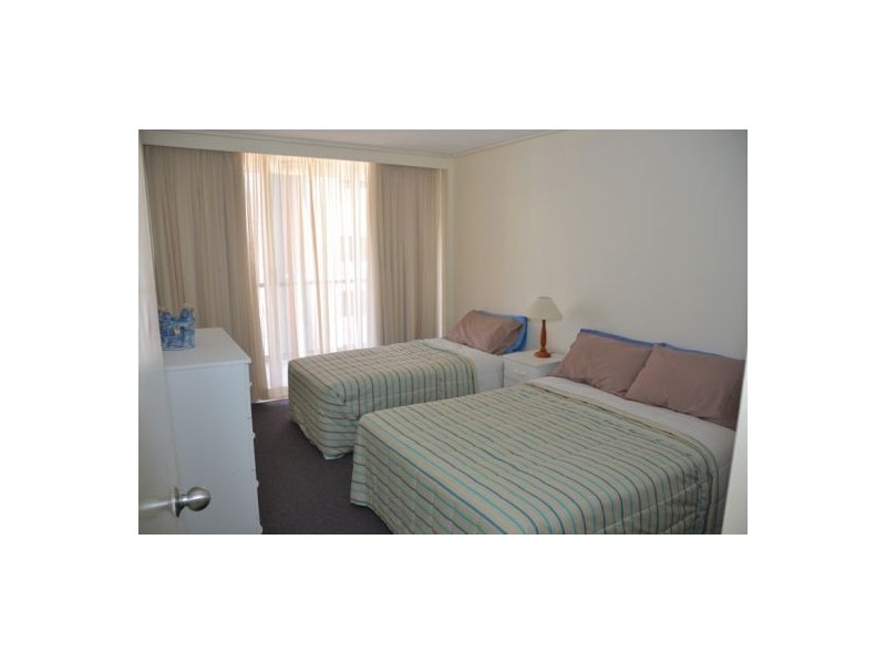 67 Ferny Avenue, Surfers Paradise QLD 4217