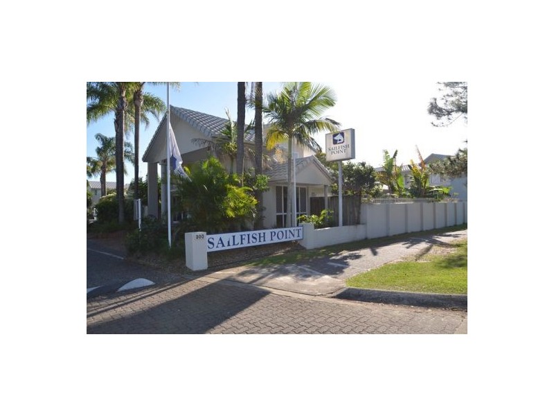300 Cottesloe Drive, Mermaid Waters QLD 4218