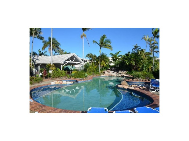 300 Cottesloe Drive, Mermaid Waters QLD 4218