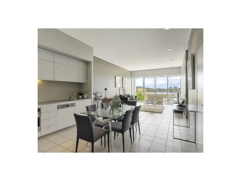 38 Skyring Tce, Teneriffe QLD 4005