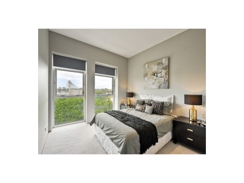 38 Skyring Tce, Teneriffe QLD 4005