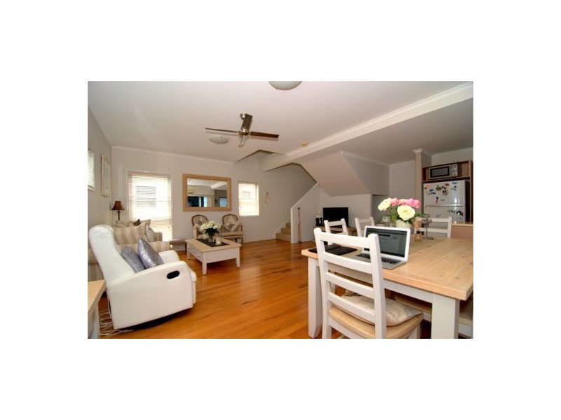 21 Hazelwood Street, Highgate Hill QLD 4101