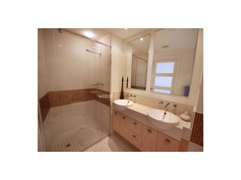 11 Nicklin Way, Minyama QLD 4575