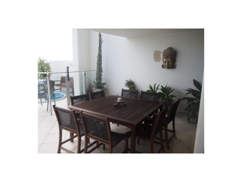 11 Nicklin Way, Minyama QLD 4575