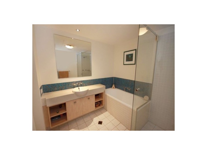 11 Nicklin Way, Minyama QLD 4575