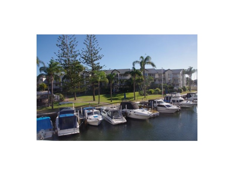 37 Bayview Street, Runaway Bay QLD 4216