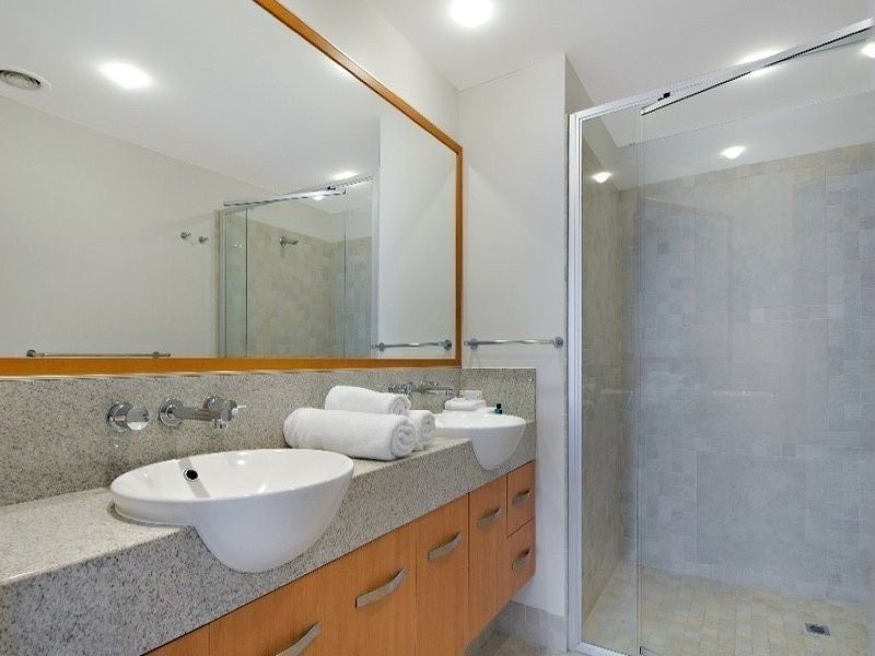 13 Nicklin Way, Minyama QLD 4575