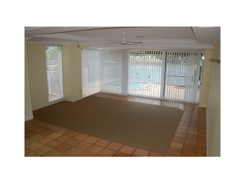 181 Stanhill Drive, Chevron Island QLD 4217