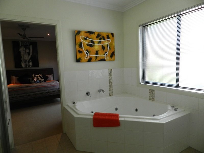 4 Corvus Way, Robina QLD 4226