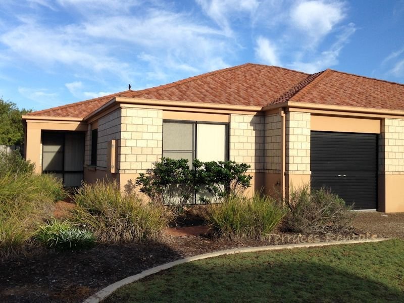 01/24 Amsonia Court,, Arundel QLD 4214