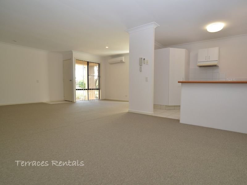 01/24 Amsonia Court,, Arundel QLD 4214