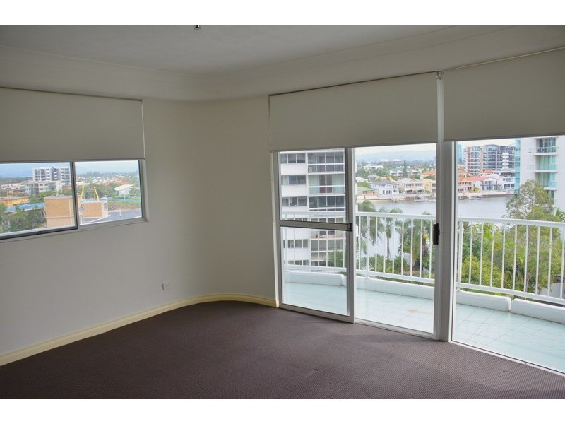 19 Riverview Parade, Surfers Paradise QLD 4217