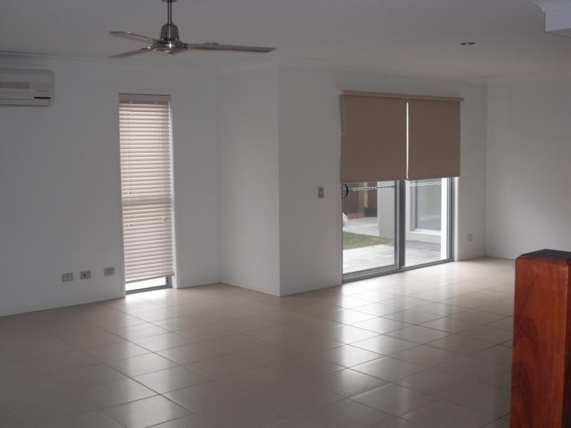 110 Tours Way, Burleigh Waters QLD 4220