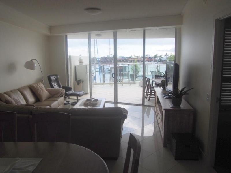 11 Nicklin Way, Minyama QLD 4575