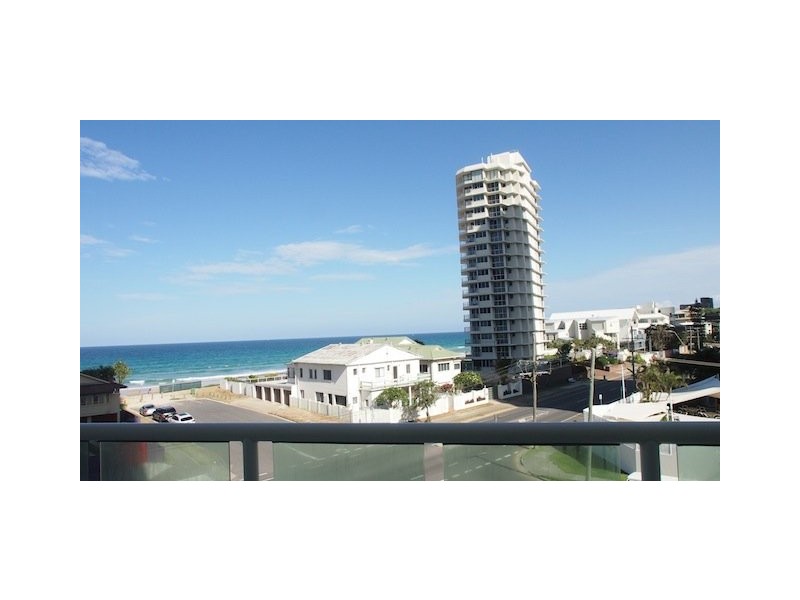 5 Woodroffe Avenue, Main Beach QLD 4217
