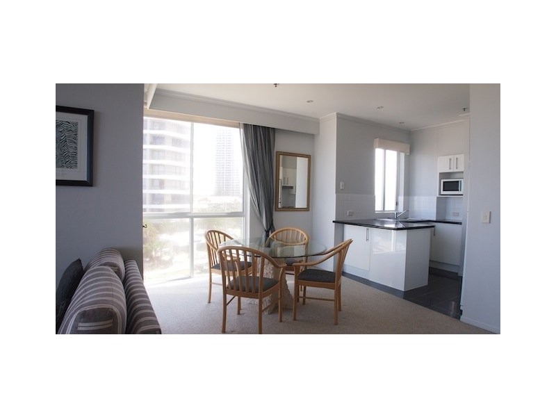 5 Woodroffe Avenue, Main Beach QLD 4217