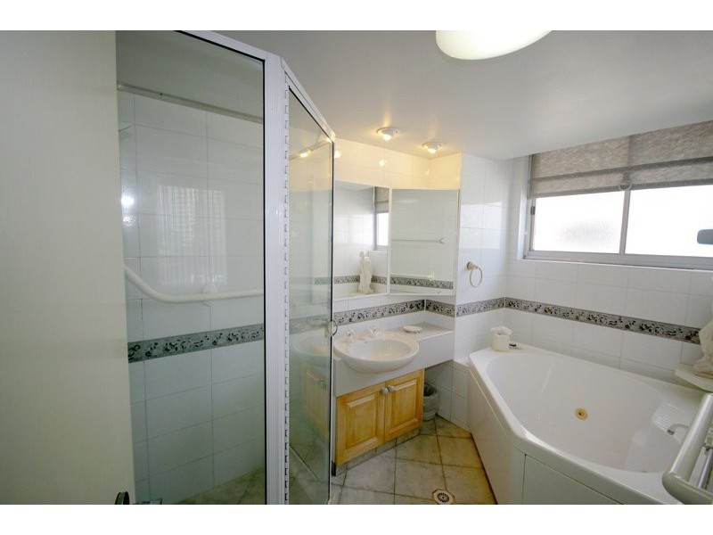 9/11 Garfield Street, Surfers Paradise QLD 4217