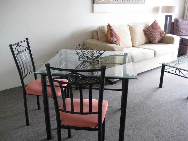 1053/2633 Gold Coast Highway, Broadbeach QLD 4218