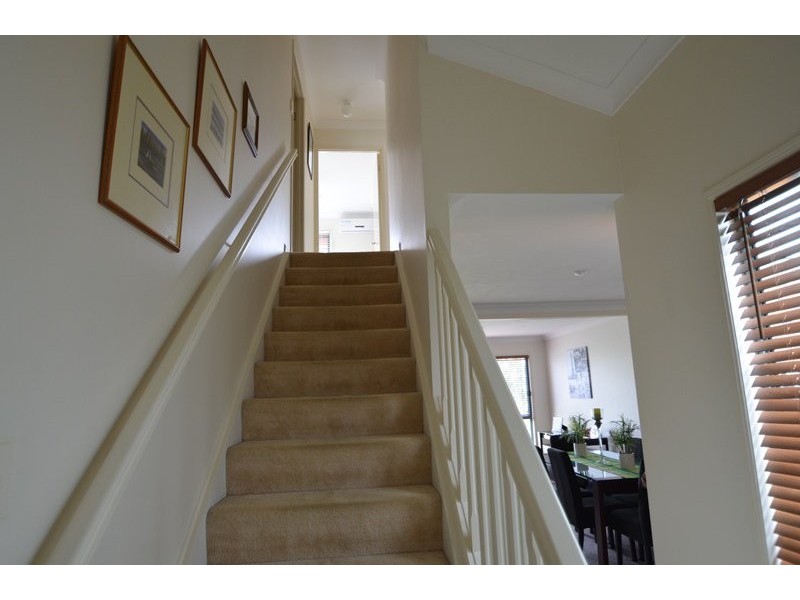 6 Crestridge Crescent, Oxenford QLD 4210