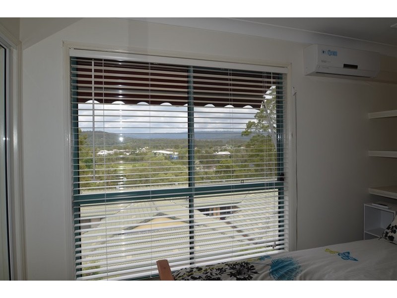 6 Crestridge Crescent, Oxenford QLD 4210