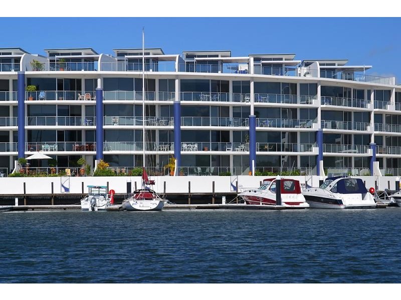 13 Nicklin Way, Minyama QLD 4575