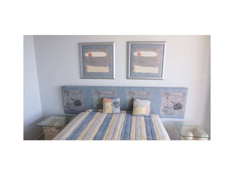 5 Woodroffe Avenue, Main Beach QLD 4217