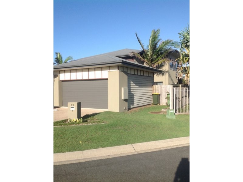 2/25 Catalina Drive, Mudjimba QLD 4564