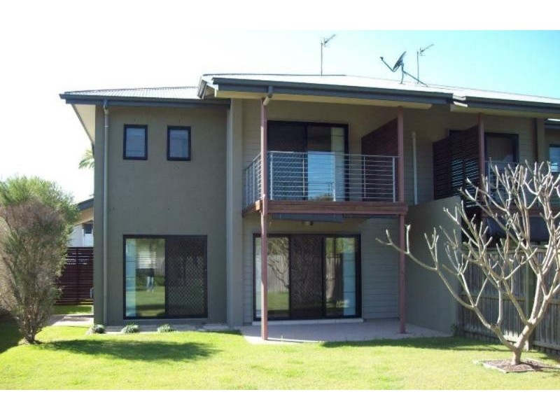 2/25 Catalina Drive, Mudjimba QLD 4564