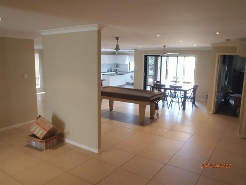 4/4 Hackney, Upper Coomera QLD 4209