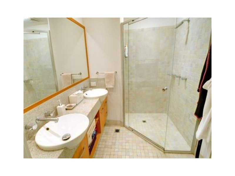 13 Nicklin Way, Minyama QLD 4575