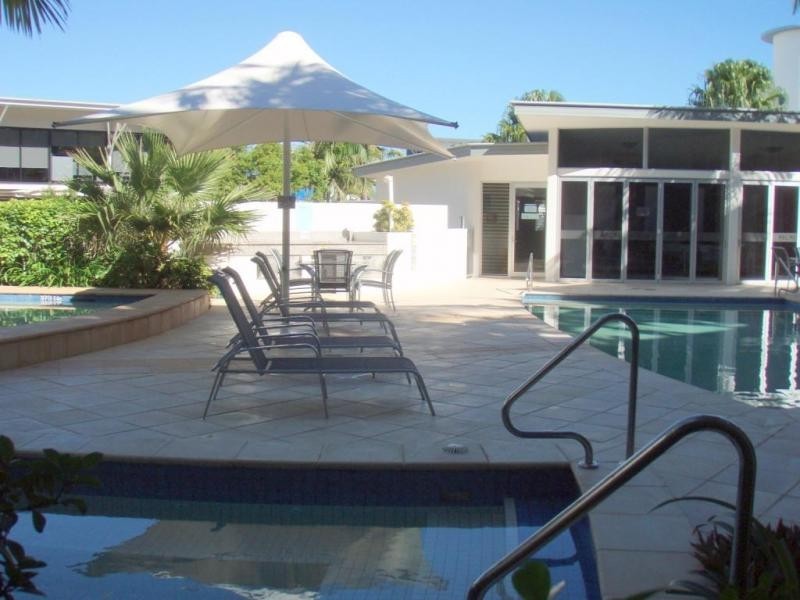 13 Nicklin Way, Minyama QLD 4575