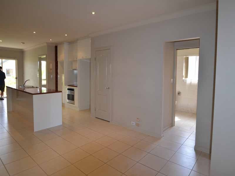 55 Paradise Springs Ave, Robina QLD 4226