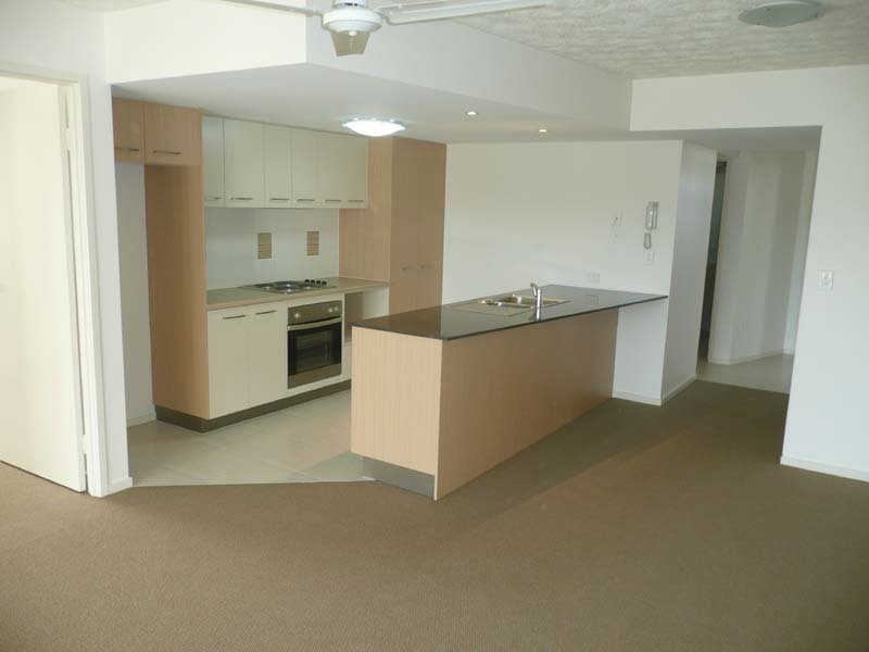 38/10 Grand Parade, Kawana Island QLD 4575