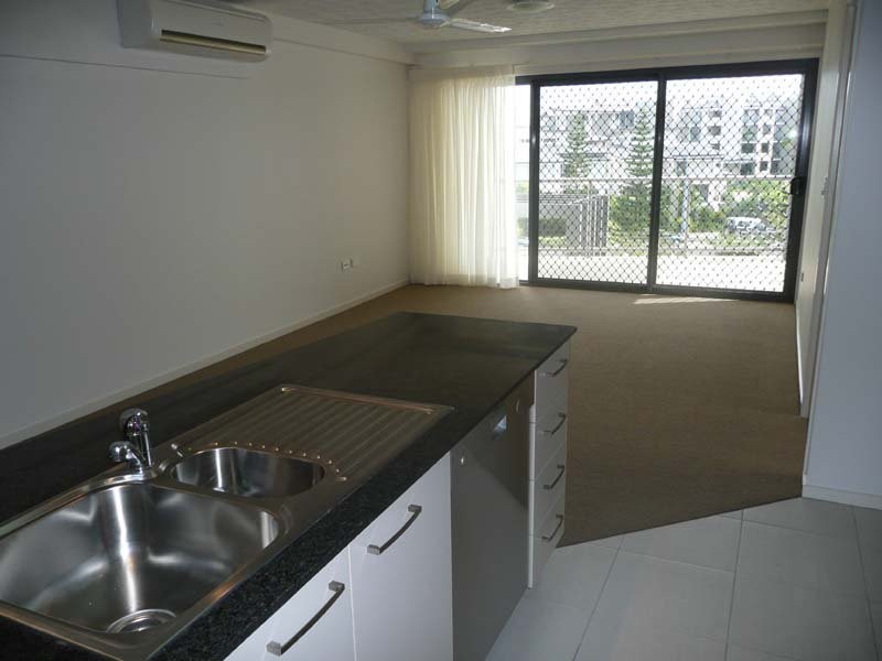 38/10 Grand Parade, Kawana Island QLD 4575