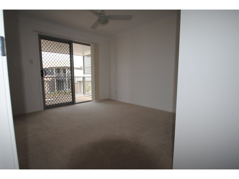 1 McAualey Parade, Pacific Pines QLD 4211