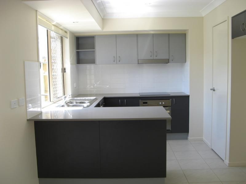 SLUG/582 Manly Road, Wakerley QLD 4154