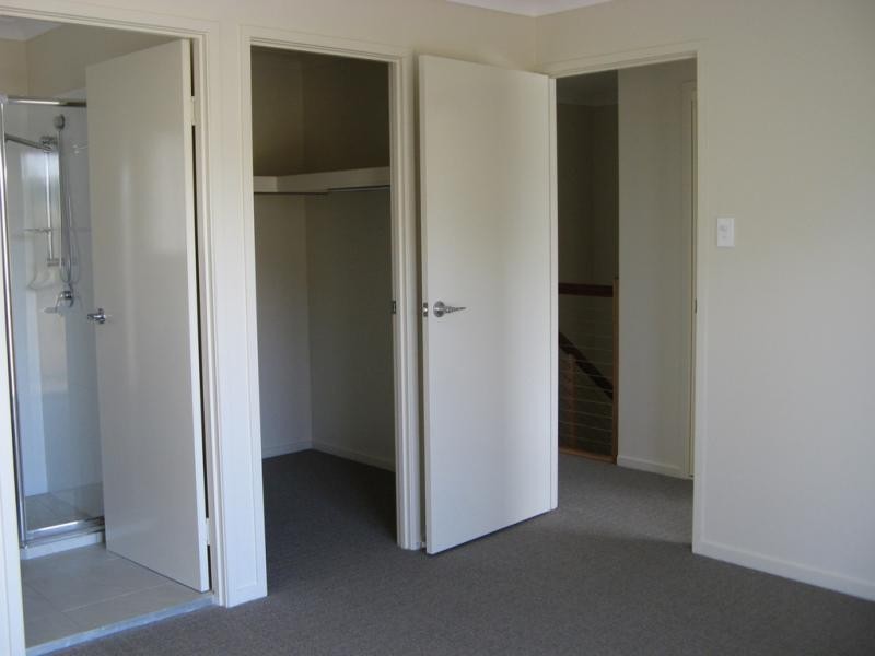 SLUG/582 Manly Road, Wakerley QLD 4154